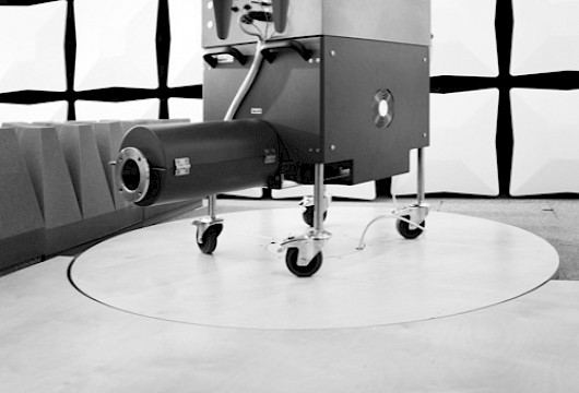 Wooden turntable for fully-anechoic rooms (FAR)